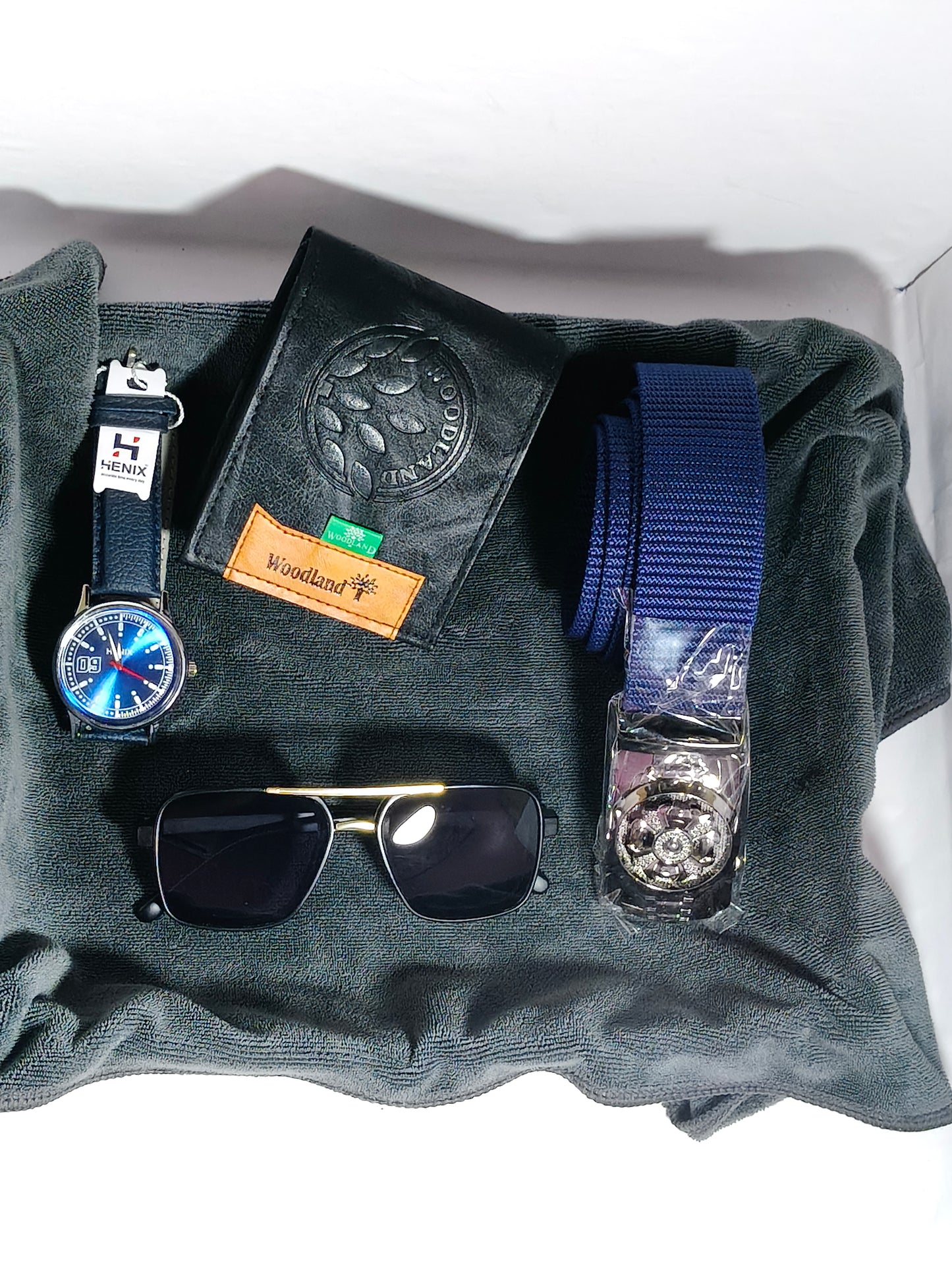 Exclusive Men’s 4-Piece Kit – Watch, Belt, Wallet & Sunglasses