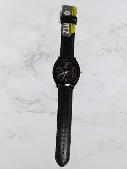 Classic Analog Men’s Watch – Timeless Elegance