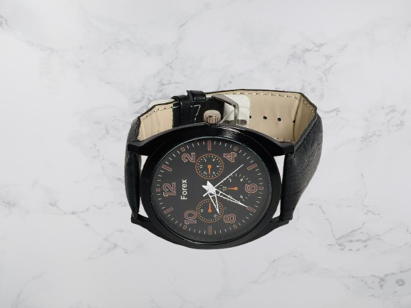 Classic Analog Men’s Watch – Timeless Elegance