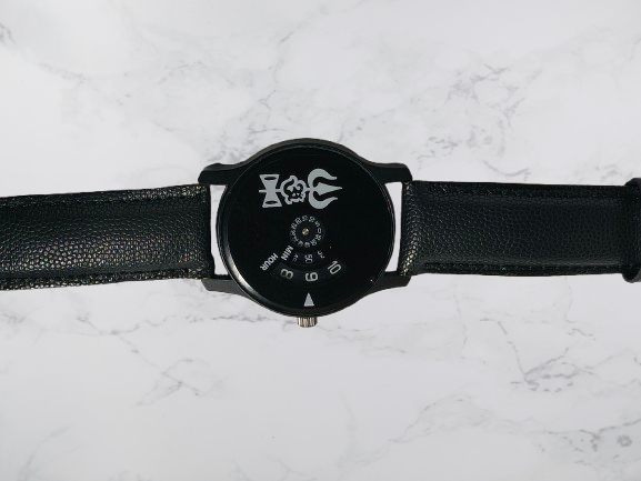 Trendy Analog Men’s Watch – Perfect Gift for Him